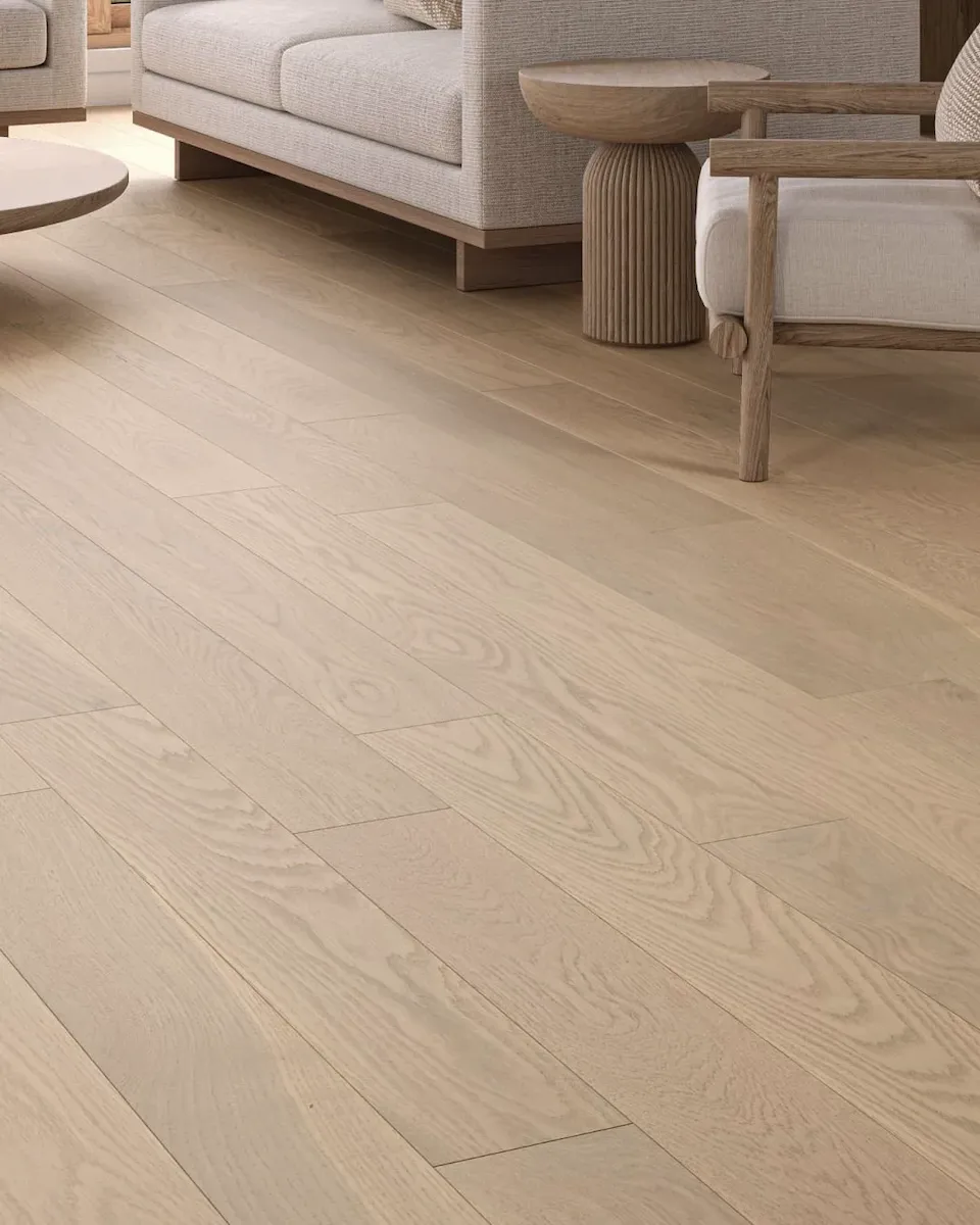 Moisture-aware tile flooring